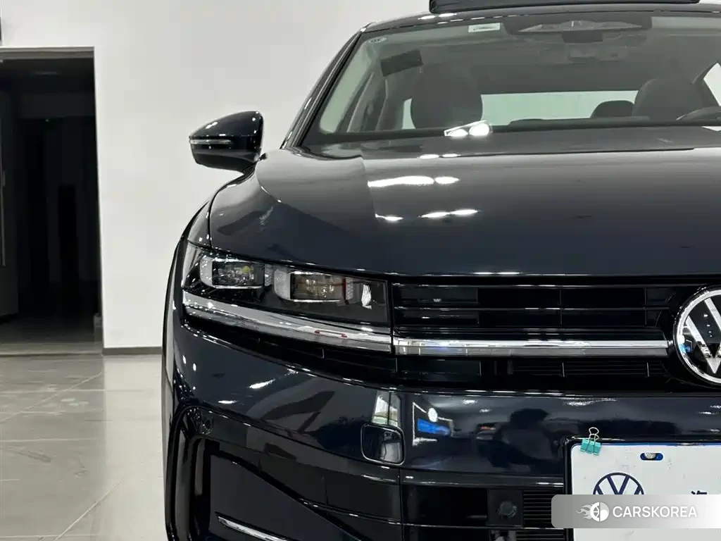 Volkswagen Magotan 2024 Синий из Китая, фото 4