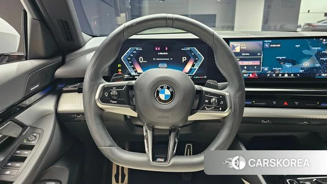 BMW 5 Series (G60) 2024 Светло-серебряный цвет из Кореи, фото 4