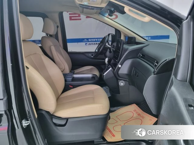 Hyundai Staria 2024 Черный из Кореи, фото 4