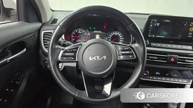 Kia Seltos 2022 Белый из Кореи, фото 4