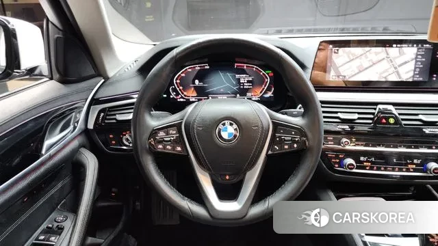 BMW 5 Series (G30) 2019 Серебристо-серый из Кореи, фото 4