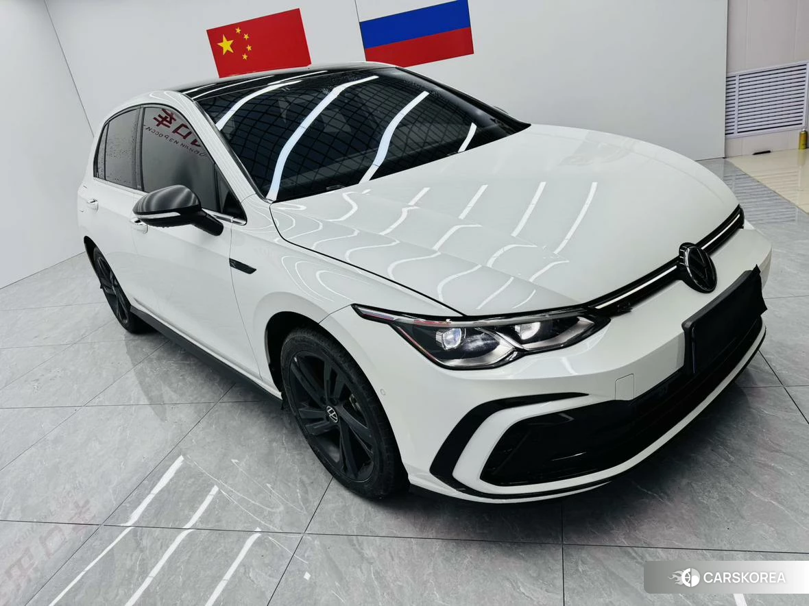 Volkswagen Golf 2022 Белый из Китая, фото 4