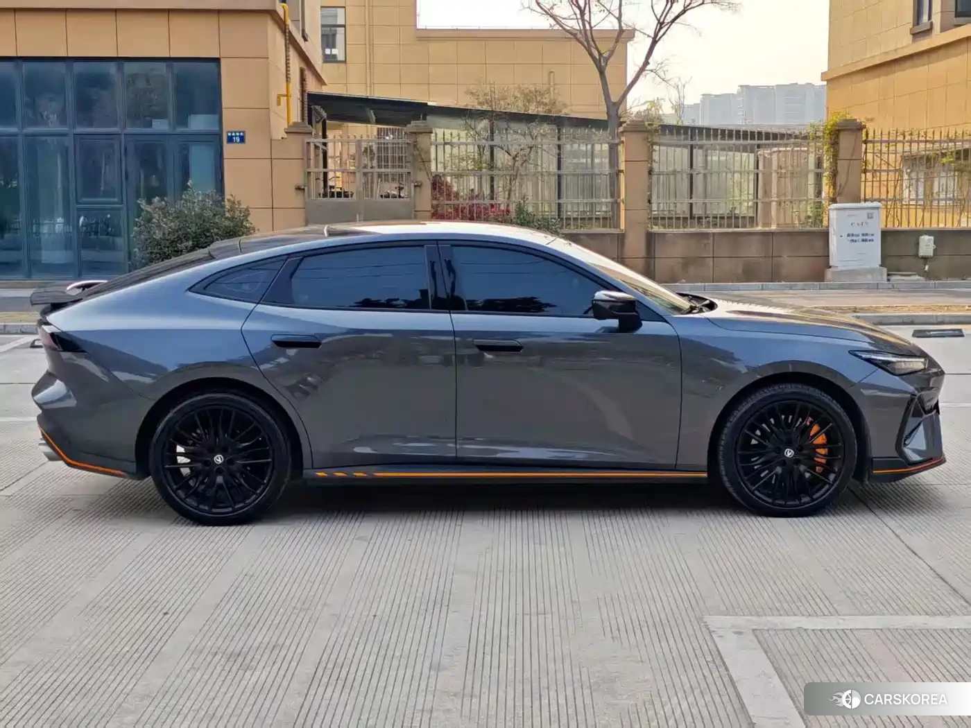Chang'an Changan UNI-V 2026 Silver/gray из Китая, фото 4