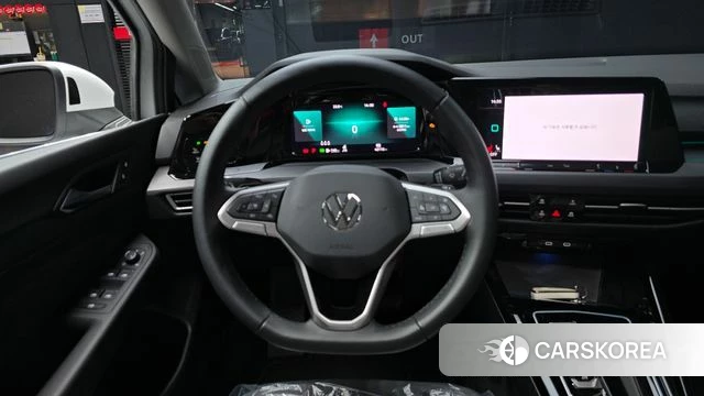 Volkswagen Golf 8th Generation 2024 Белый из Кореи, фото 4