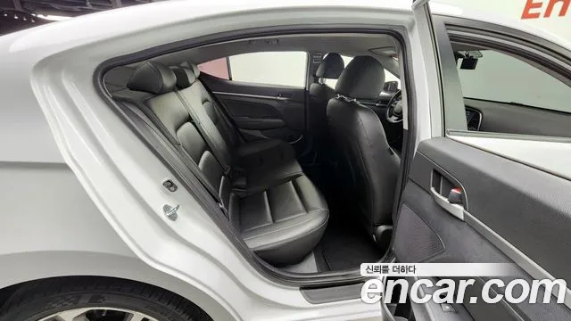 Hyundai Avante AD id 2419017 из Кореи 4