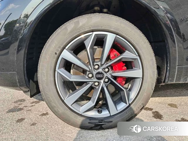 Audi Q5L 2025 Черный из Китая, фото 4