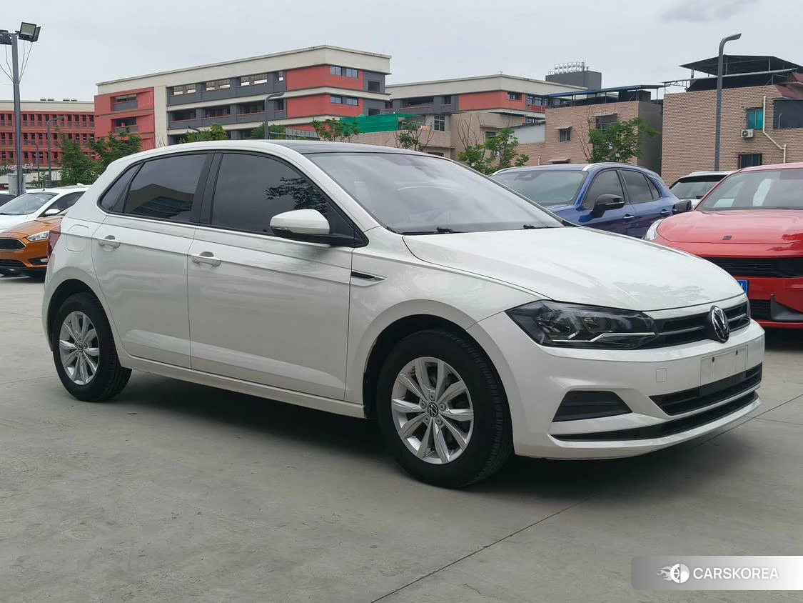 Volkswagen Polo 2021 Белый из Китая, фото 4