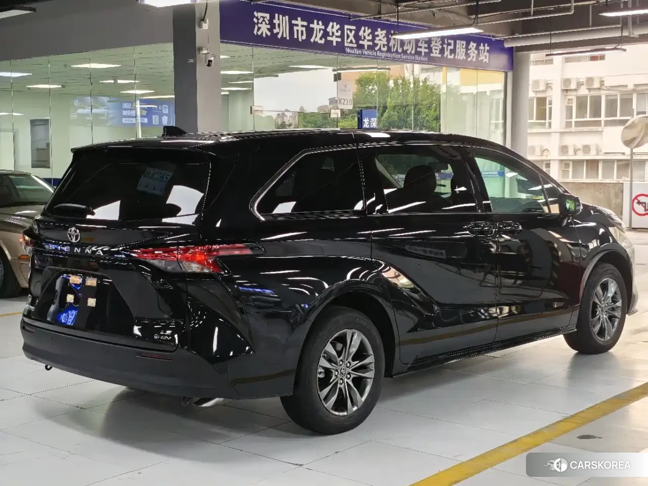 Toyota Sienna 2026 Черный из Китая, фото 4