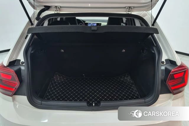 Volkswagen Polo 2021 Белый из Китая, фото 4