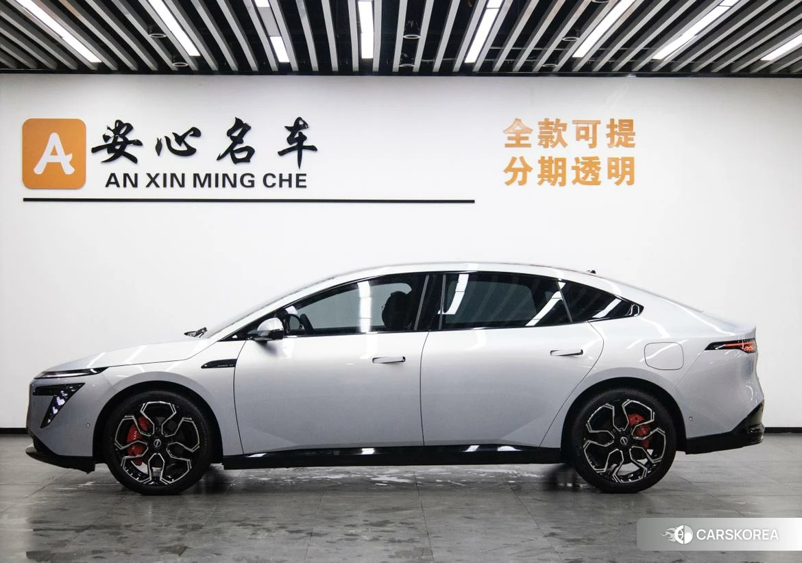 Nissan N7 2025 Серебристо-серый из Китая, фото 4