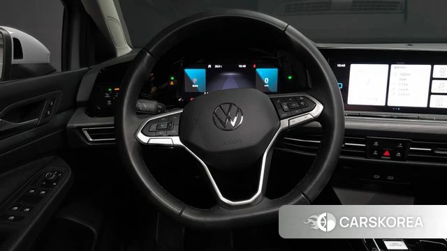 Volkswagen Golf 8th Generation 2024 Серебристо-серый из Кореи, фото 4