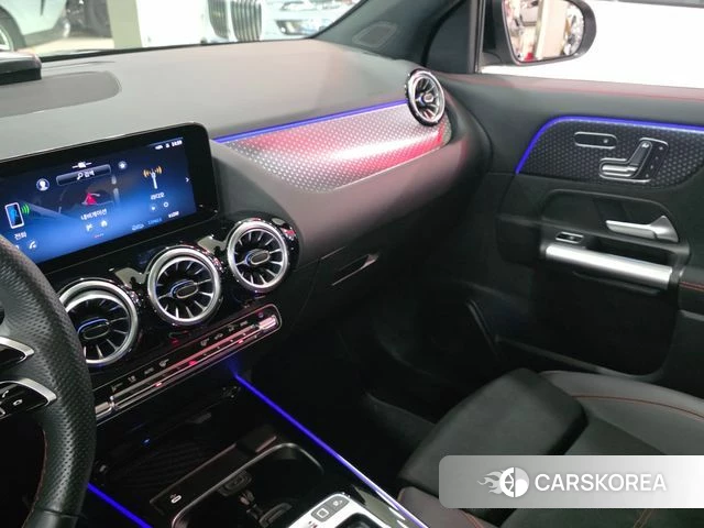 Mercedes-Benz GLA - Class H247 2025 Черный из Кореи, фото 4