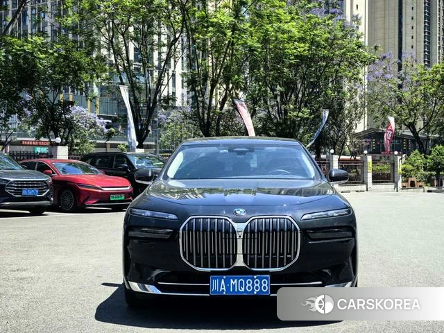 BMW 7 series 2023 Черный из Китая, фото 4