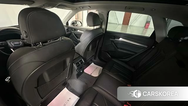 Audi Q5L 2022 Черный из Китая, фото 4