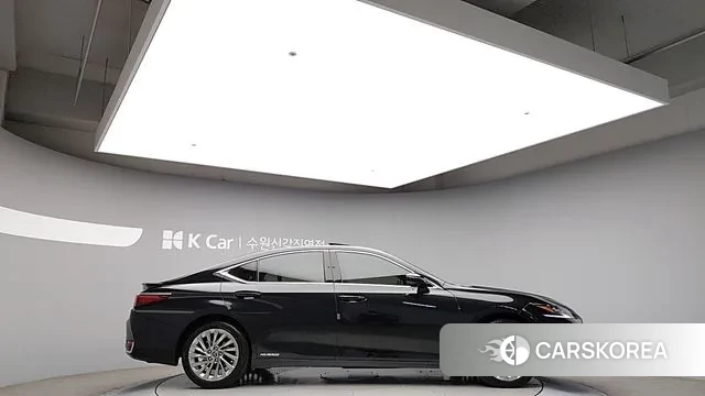 Lexus ES300h 7th generation 2022 Черный из Кореи, фото 4