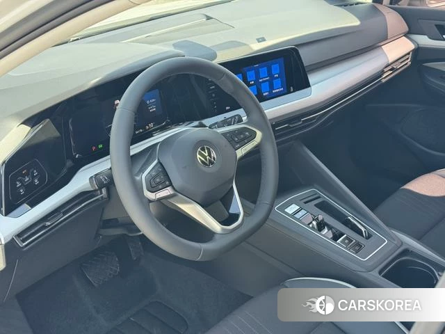 Volkswagen Golf 2023 Белый из Китая, фото 4