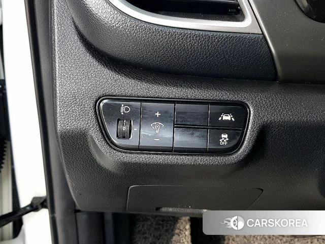 Kia Seltos 2022 Белый из Кореи, фото 4