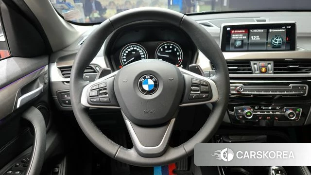 BMW X1 (F48) 2021 Черный из Кореи, фото 4