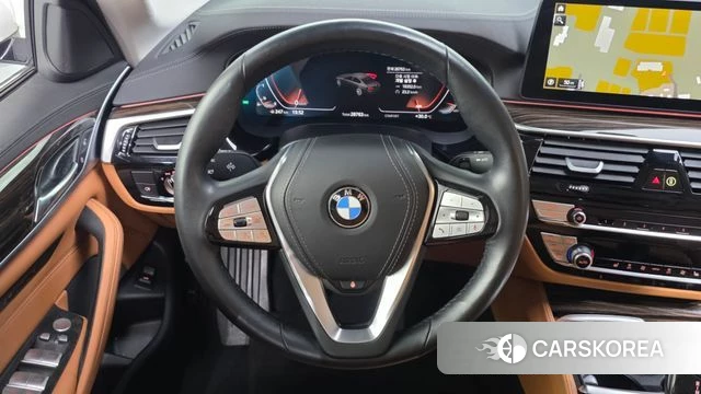 BMW 5 Series (G30) 2023 Белый из Кореи, фото 4