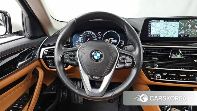 BMW 5 Series (G30) 2018 Белый из Кореи, фото 4