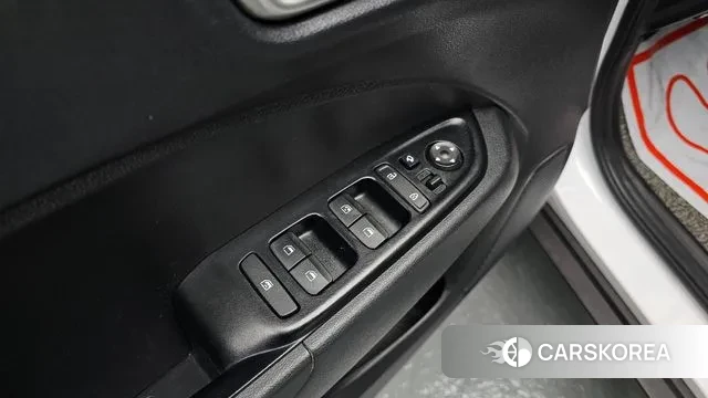 Hyundai Venue 2019 Белый из Кореи, фото 4