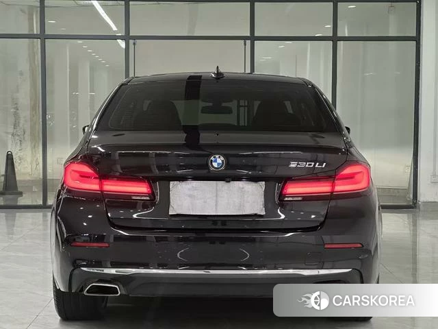 BMW 5 series 2022 Черный из Китая, фото 4