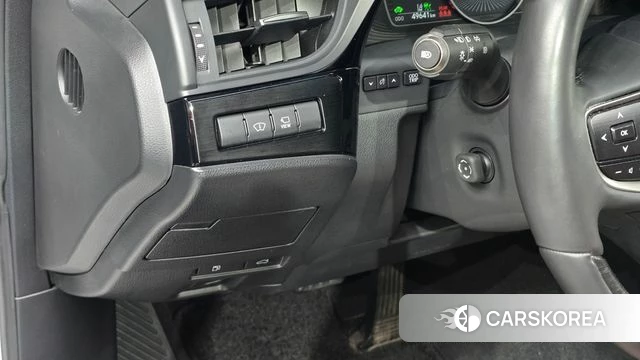Lexus ES300h 7th generation 2023 Белый из Кореи, фото 4
