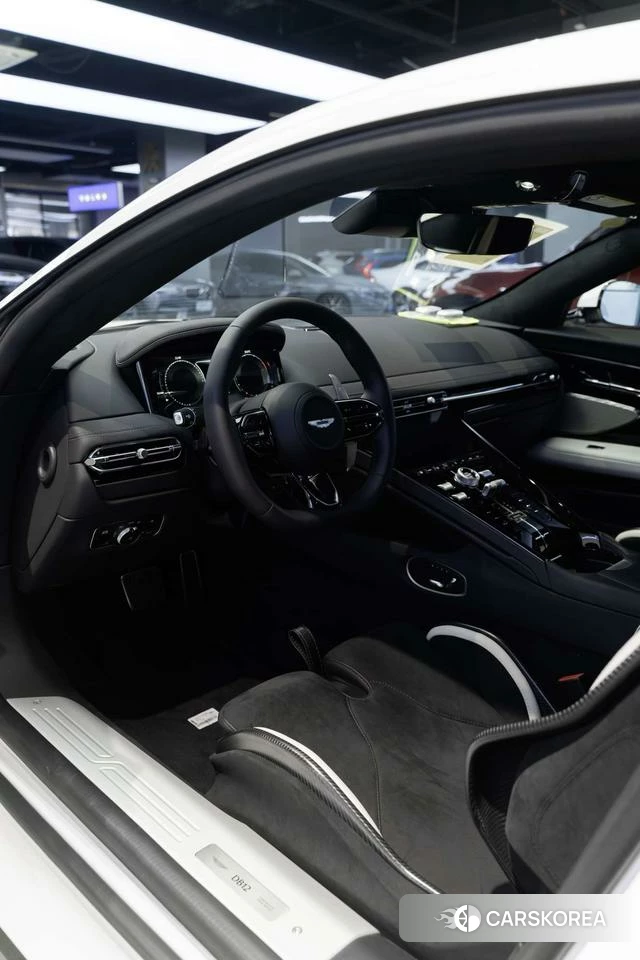 Aston Martin DB12 2024 Белый из Китая, фото 4