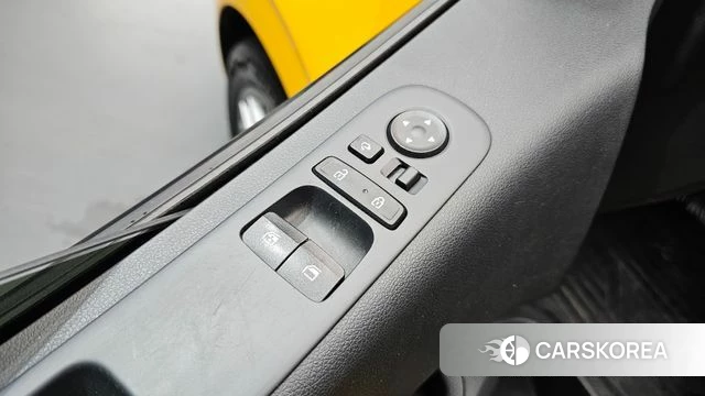 Hyundai Staria 2021 Желтый из Кореи, фото 4