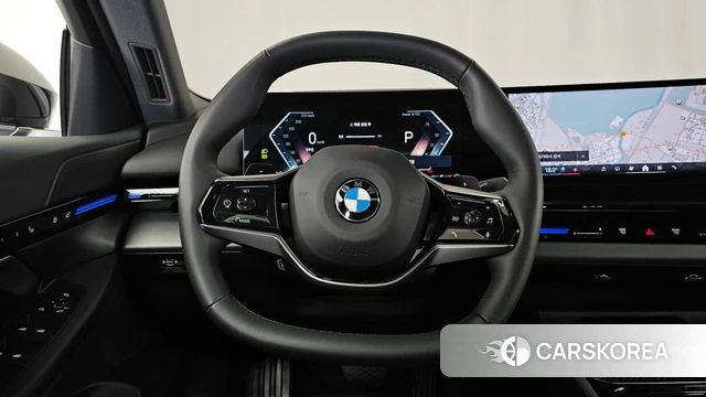 BMW 5 Series (G60) 2024 Черный из Кореи, фото 4