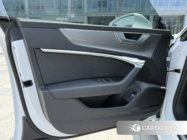 Audi A7 2024 Белый из Китая, фото 4