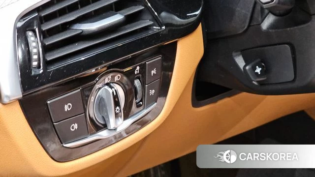 BMW 5 Series (G30) 2018 Серый из Кореи, фото 4