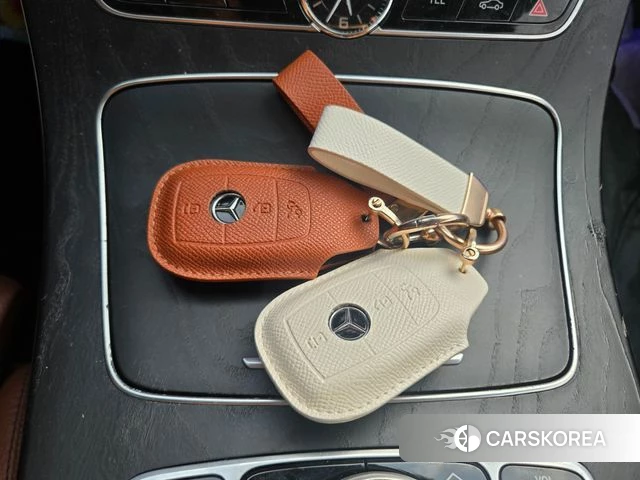 Mercedes-Benz E-Class W213 2018 Серый из Кореи, фото 4