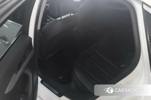 Audi A4L 2023 Белый из Китая, фото 4