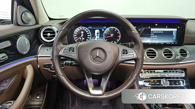 Mercedes-Benz E-Class W213 2018 Белый из Кореи, фото 4