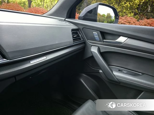 Audi Q5L 2023 Черный из Китая, фото 4