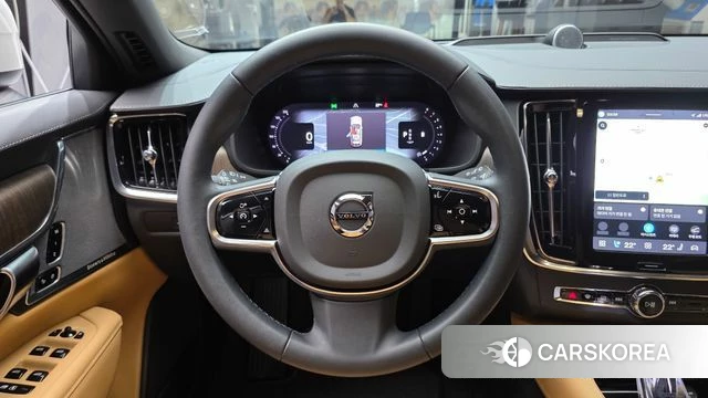 Volvo V90 Cross-Country 2023 Белый из Кореи, фото 4