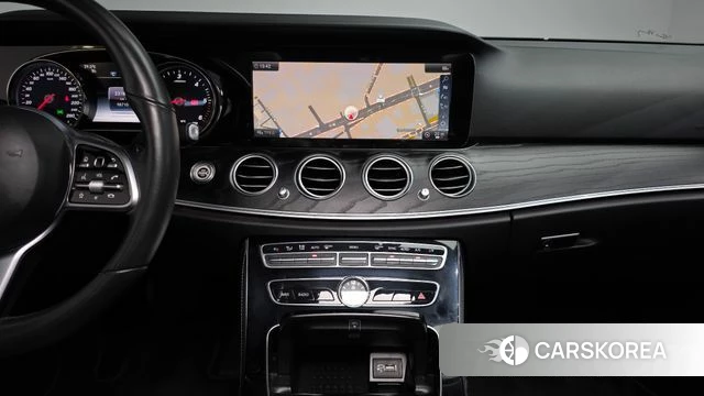 Mercedes-Benz E-Class W213 2019 Серый из Кореи, фото 4