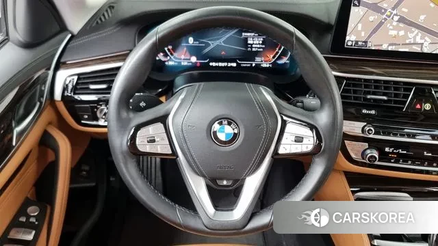 BMW 5 Series (G30) 2021 Белый из Кореи, фото 4