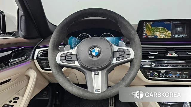 BMW 5 Series (G30) 2019 Белый из Кореи, фото 4