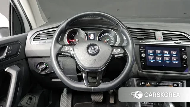 Volkswagen Tiguan second Generation 2018 Белый из Кореи, фото 4