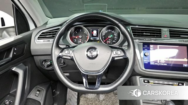 Volkswagen Tiguan second Generation 2020 Белый из Кореи, фото 4