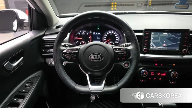 Kia Stonic 2018 Белый из Кореи, фото 4