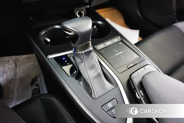 Lexus UX250h 2019 Белый из Кореи, фото 4