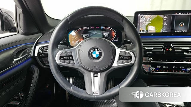 BMW 5 Series (G30) 2023 Белый из Кореи, фото 4
