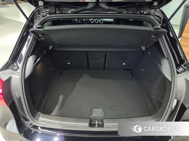 Mercedes-Benz A-Class W177 2024 Черный из Кореи, фото 4