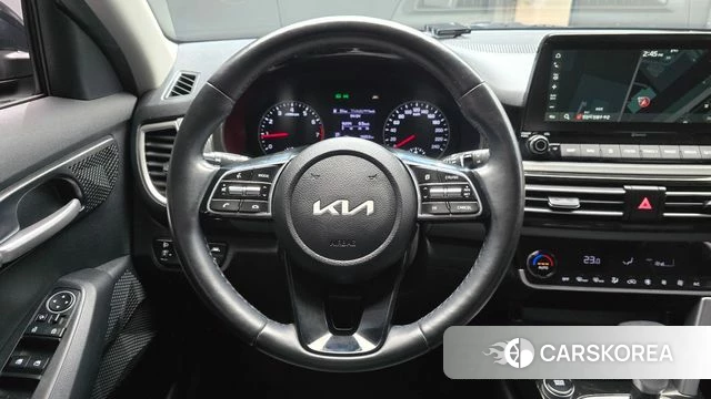 Kia Seltos 2022 Черный из Кореи, фото 4