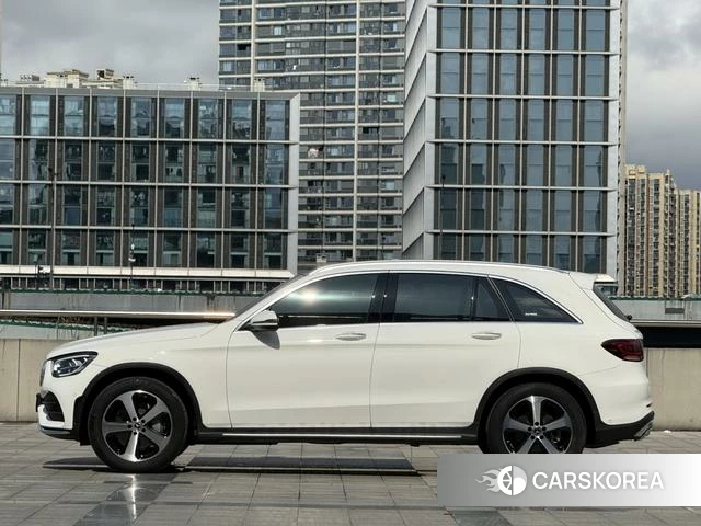 Mercedes-Benz GLC 2022 Белый из Китая, фото 4