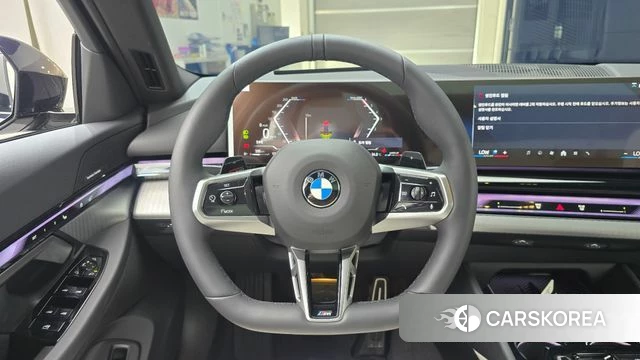 BMW 5 Series (G60) 2025 Черный из Кореи, фото 4