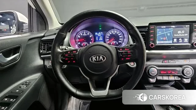Kia Stonic 2020 Белый из Кореи, фото 4